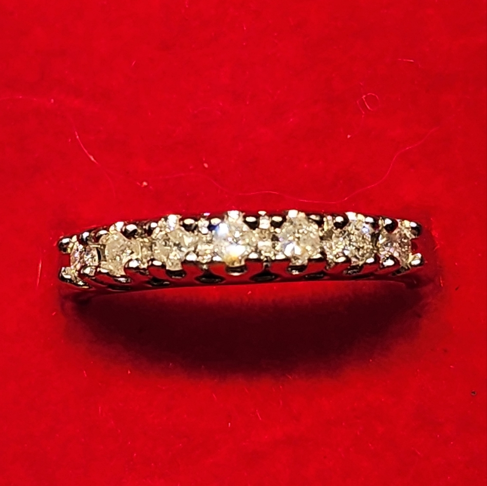 10k white gold diamond ring Size 6